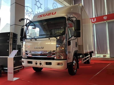 中外高層到場慶生,全新輕卡和發(fā)動機(jī)登場,慶鈴在深圳搞大事