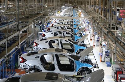 在武漢這家智能工廠,焊裝一臺(tái)整車車廂只需42秒